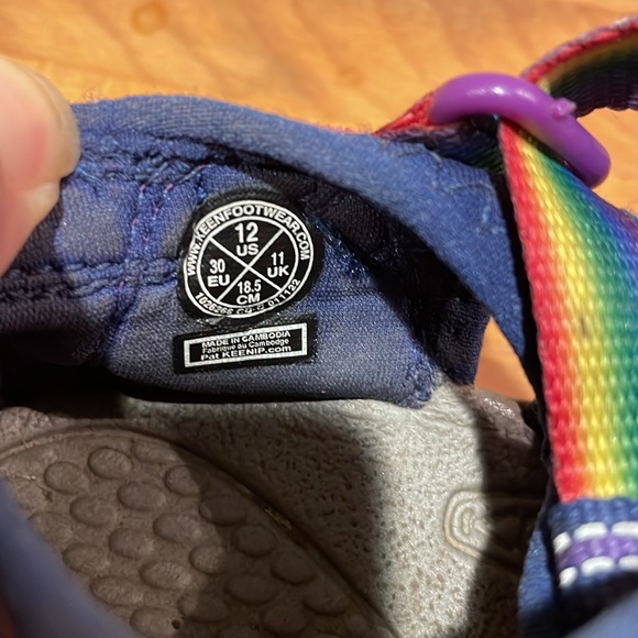 Like New girls KEENs - Picture 7 of 7